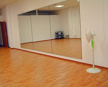 Hell und freundlich unser neues Tanz- &  Fitness - Studio!