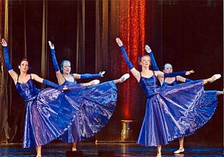 2004- Choreographie von Karin Lenk: 12. Tanzwoche in Eisenhüttenstadt "Kaiserwalzer"