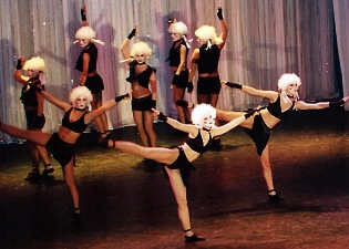 2003 - Choreographie von Karin Lenk: "Rock me Amadeus"