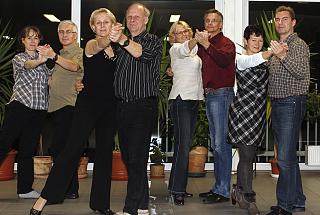 Unsere Tanzkurse treffen sich regelmäßig zum Gesellschaftstanz bei lets dance!